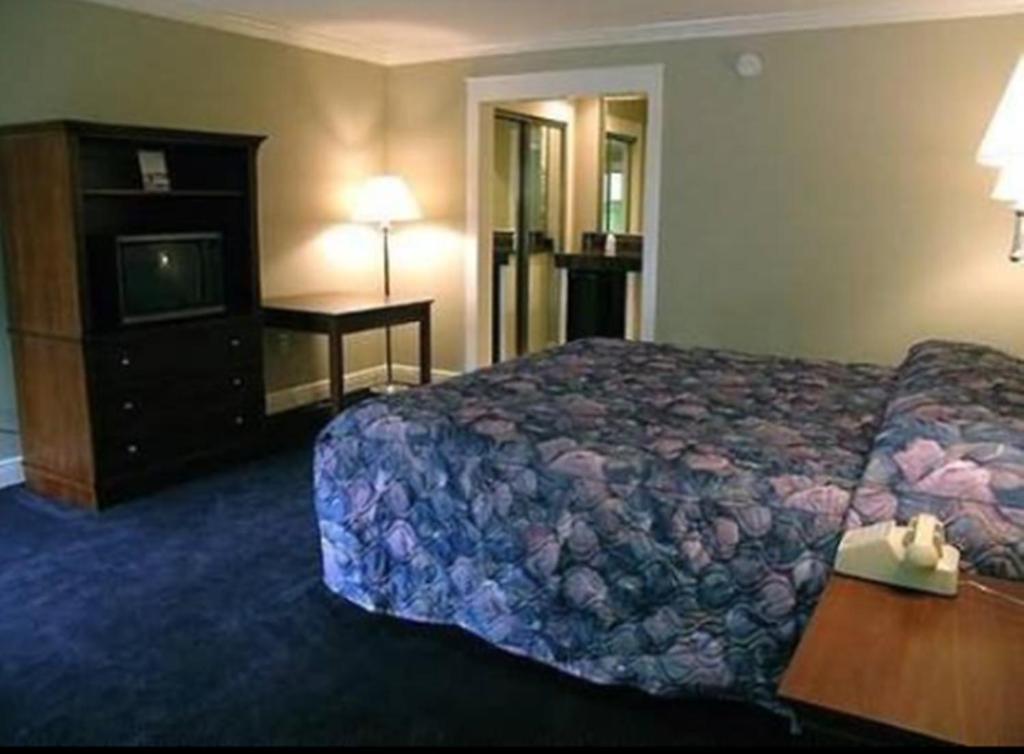 Magnolia Beach Inn - Fairhope Room photo